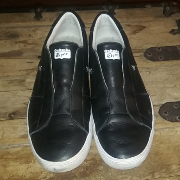 onitsuka tiger black leather